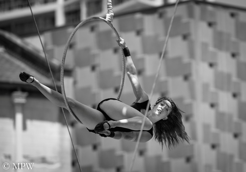 Auckland City street photo, Queent St, black and white